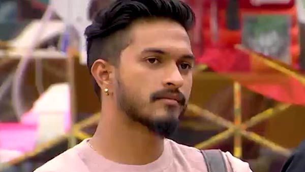 ரெட் கார்டு ரெட் கார்டு