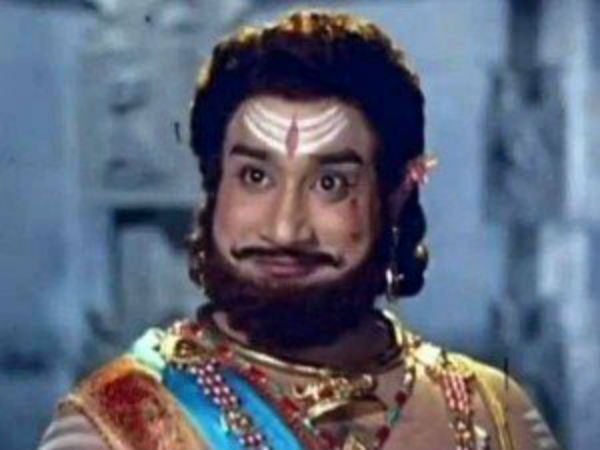 பேக்கிரவுண்ட் பாட்டு