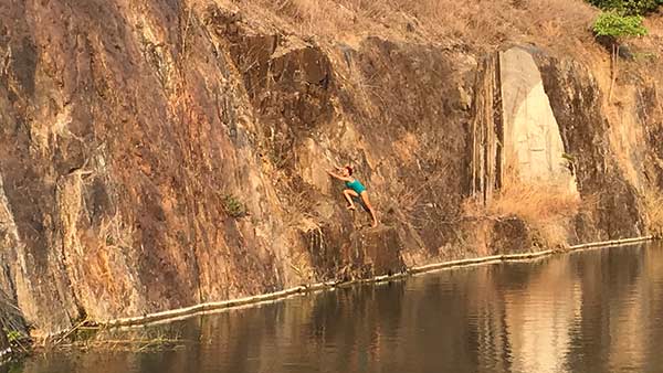 நீச்சல் உடையில் 