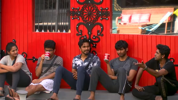 பாய்ஸ் கேங்கில் விரிசல் 