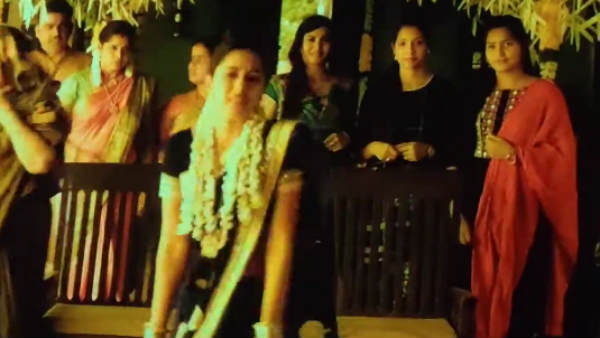 தொப்புள் தெரிய தொப்புள் தெரிய