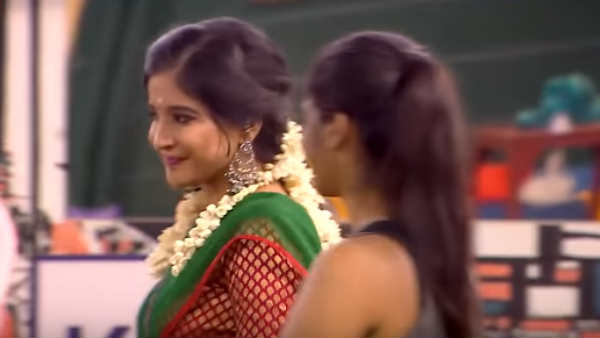 பாவாடை தாவணி பாவாடை தாவணி