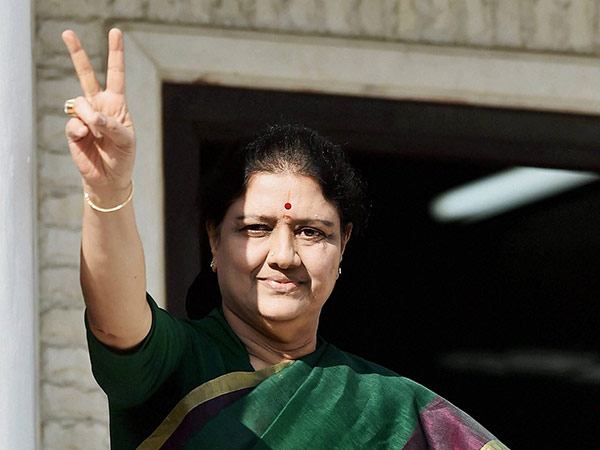 சசிகலா இல்லை 