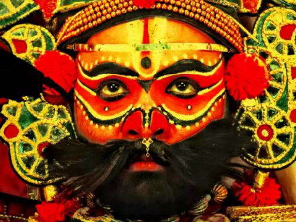 Lyricist Snehan playing as a Kattaikoothu artists in Bommy Veeran