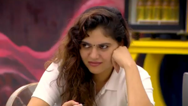 குதித்த ஷெரின் 