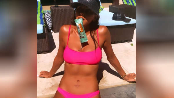 செக்ஸி போஸ் 