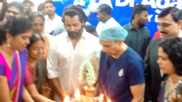 We can see the world even after our death by making eye donations-Vikram