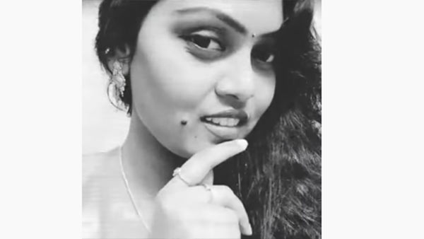 உதட்டோரம் மச்சம் உதட்டோரம் மச்சம்