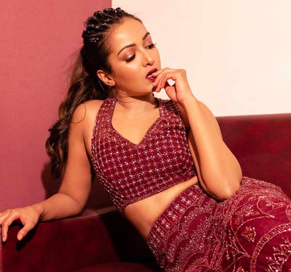 Catherine Terasas latest glamour photo shoot