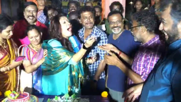 Actress Roobini celebrates her birthday today Actress Roobini celebrates her birthday today