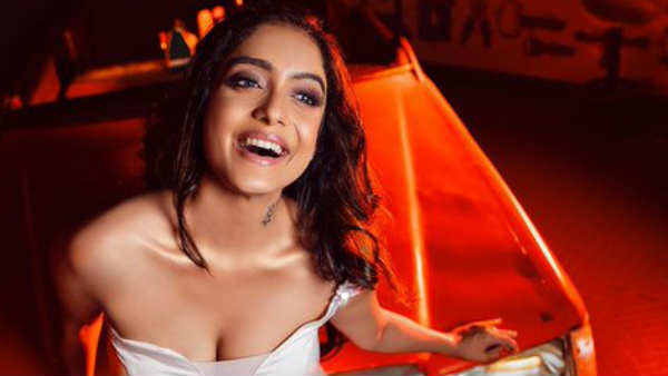 காதலிப்பேன் 