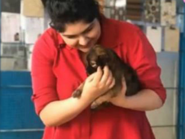 நாய்க்குட்டியுடன் போட்டோ நாய்க்குட்டியுடன் போட்டோ