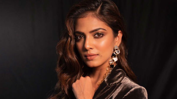 கண்ணு ரெண்டையும் 