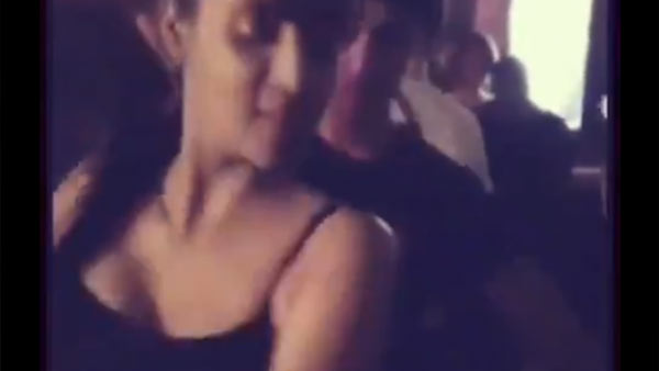 முன்னழகு தெரியும் உடை 