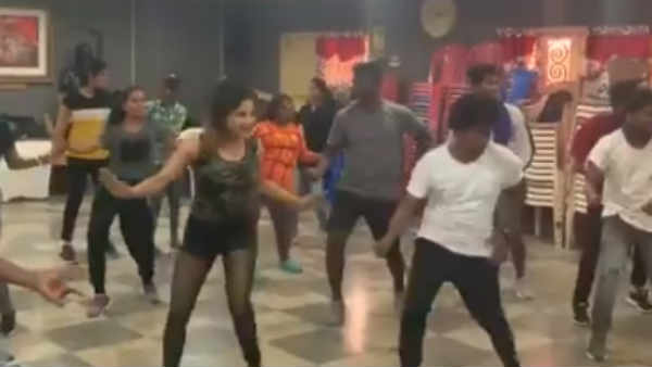 ட்ரான்ஸ்ப்ரன்ட் பேண்ட் 