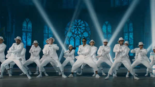 டிரைலரில் முக்காபுலா 