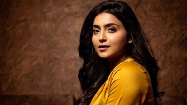 Actress avantika Mishra hot and glamour pics