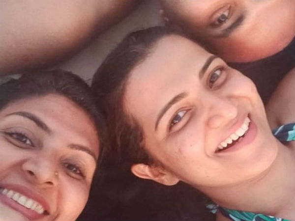 இளைஞரை கட்டிப்பிடித்து 