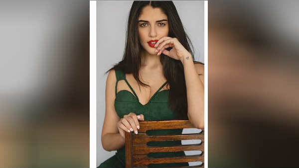 கரும்பச்சை நிற ஆடை கரும்பச்சை நிற ஆடை