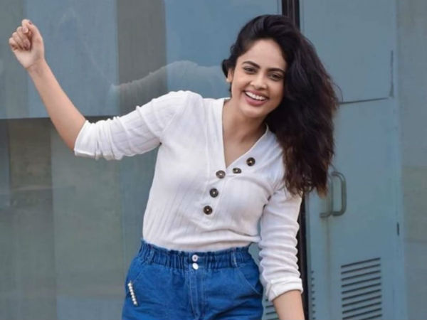 Actress nanditha photoshoot