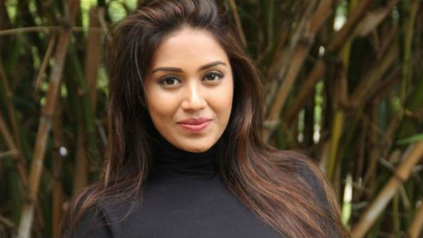 சொல்ல முடியாத இடத்தில் 