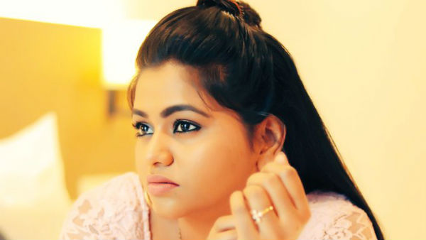 பூப்போட்ட பாவாடை பூப்போட்ட பாவாடை