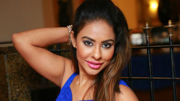 பரபரப்பை கிளப்பிய ஸ்ரீரெட்டி 