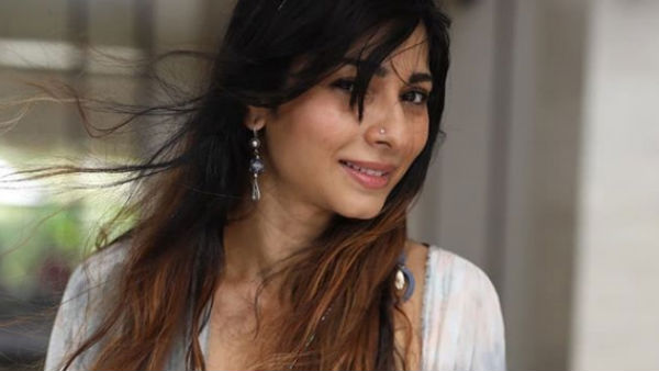 ஓவர் கிளாமர் 