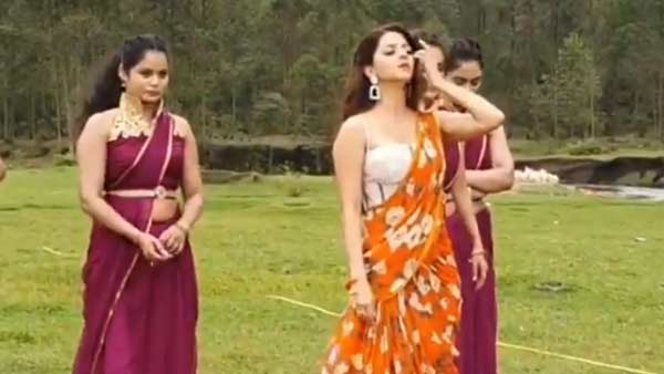 டான்ஸ் ஆட குரூப் 