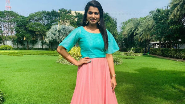 தொகுப்பாளர் பார்வதி 