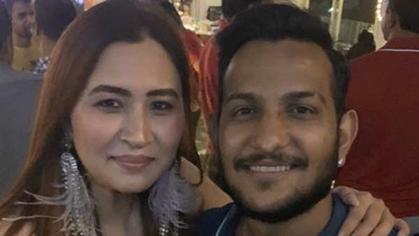 ஆண் ஒருவருடன் ஆண் ஒருவருடன்