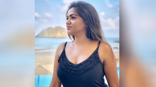 சும்மா கிழி 