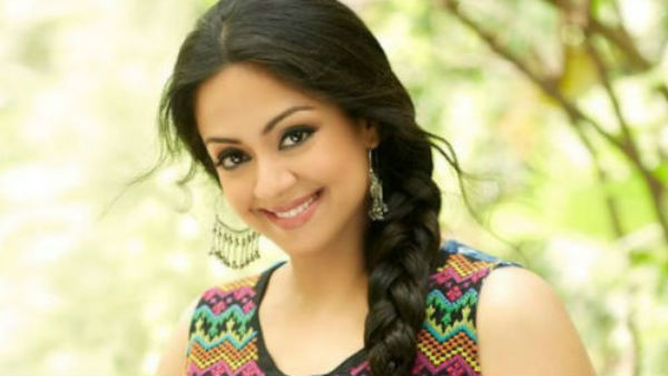 சிலம்பம் சுற்றிய ஜோ 