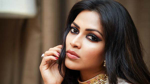 நிர்வாணமாக 