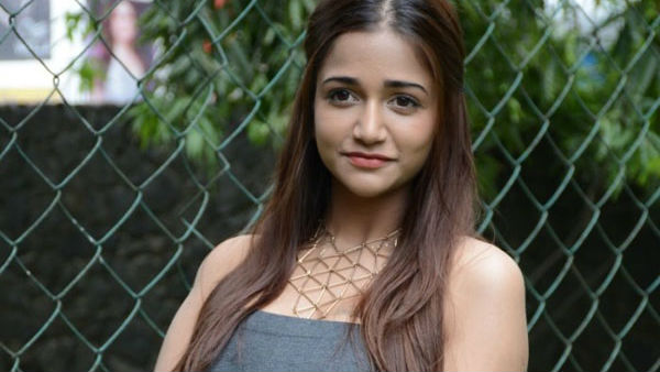 அனைகா ஜோடி அனைகா ஜோடி