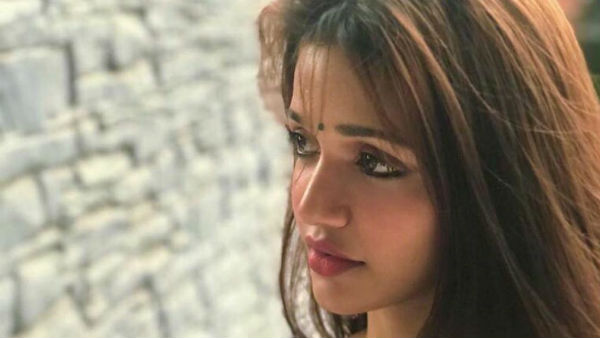 கிளாமர் சூட் கிளாமர் சூட்