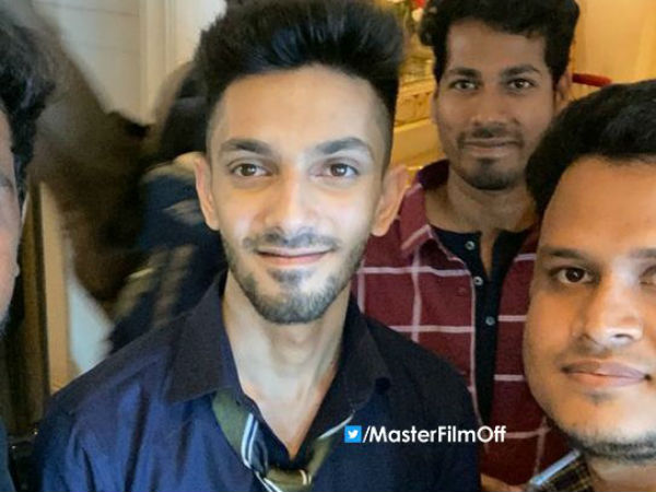 விழா நாயகன்