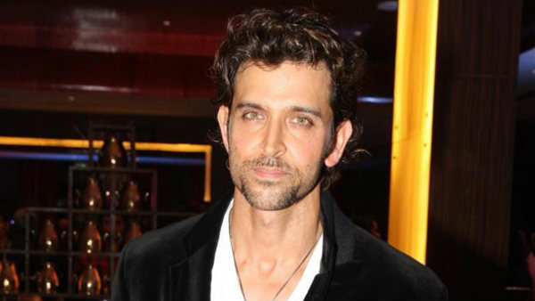 கையில் கிளவுஸ்