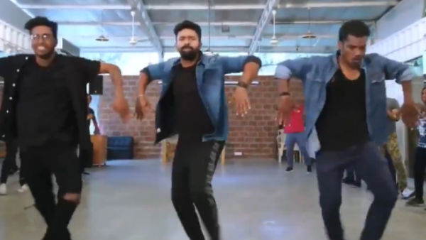வேற லெவல் ஆட்டம் வேற லெவல் ஆட்டம்