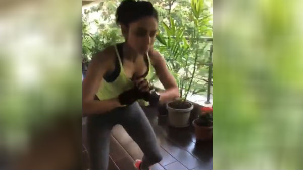 என்னம்மா ஜம்ப் பண்றாங்க