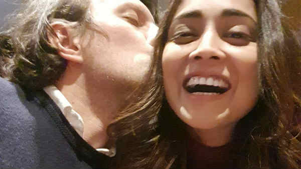  Actress shriya saran her husband kissing pics