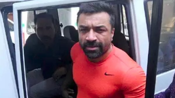 அஜாஸ் கான் 