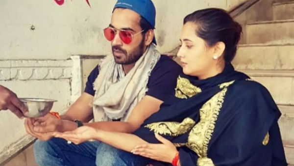 திருப்பி தர மறுக்கிறார் 