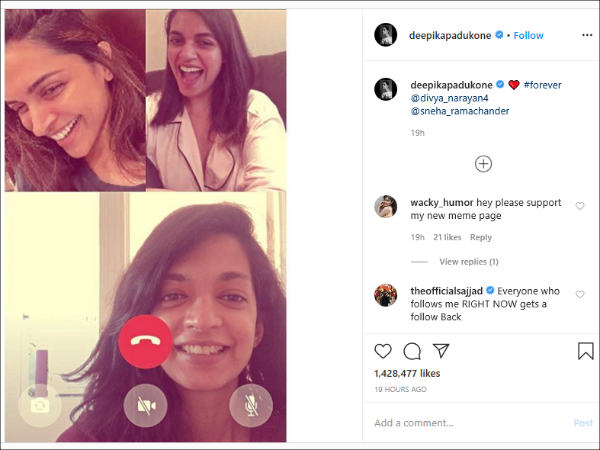 பள்ளி தோழிகளுடன்