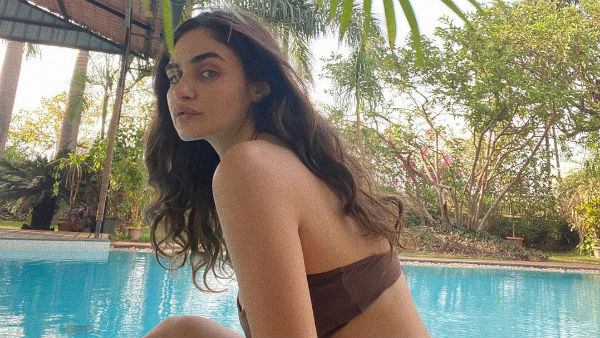 லிவிங் டுகேதர் 