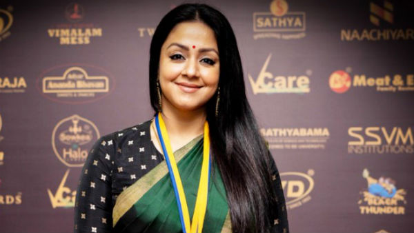 விளாசும் நெட்டிசன்ஸ் 