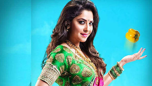 ஆபாசமாக 