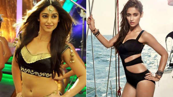  கடற்கரையில் பிகினி