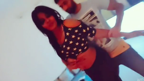 படுக்கையறையில் ஆட்டம் 