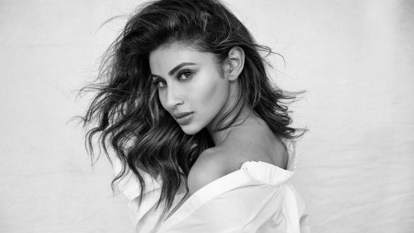 சட்டை பட்டனை கழட்டி